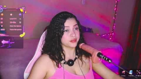 Snapshot of kim_saenz20 chatting on 10-22-25, 06:24 Kim Mishell online show from 10-22-25, 06:24