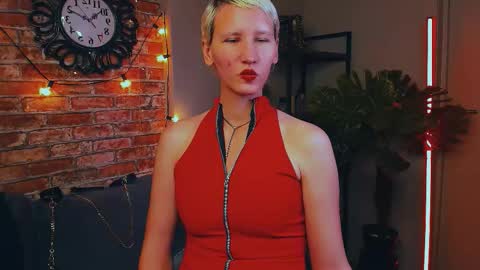 Snapshot of kim_waite chatting on 10-04-25, 12:14 Kim online show from 10-04-25, 12:14