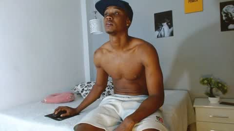 Snapshot of kimandyuk chatting on 12-05-24, 06:44 Kim  Yuk online show from 12-05-24, 06:44