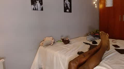 Snapshot of kimandyuk chatting on 12-10-24, 01:43 Kim  Yuk online show from 12-10-24, 01:43