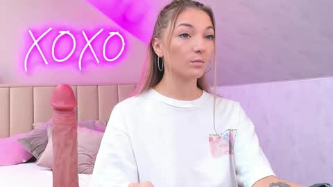 kimberlly_smith online show from 10-09-25, 01:47