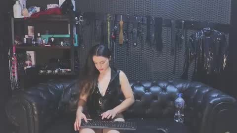  KIMBERLY SWAN  online show from 03-01-25, 08:21