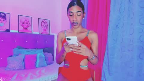 Snapshot of kimberly_thompsom chatting on 01-06-25, 12:37 Your Queen KIM online show from 01-06-25, 12:37