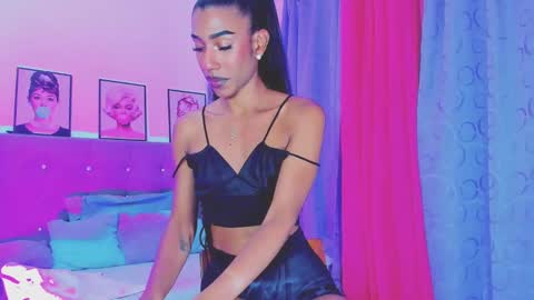 Snapshot of kimberly_thompsom chatting on 01-08-25, 12:06 Your Queen KIM online show from 01-08-25, 12:06