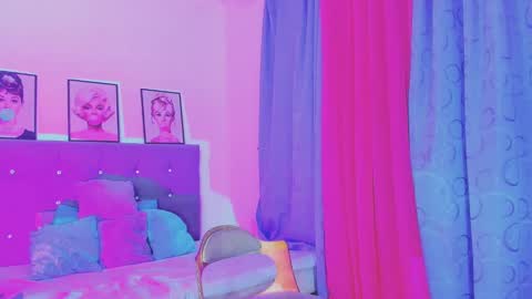 Snapshot of kimberly_thompsom chatting on 01-11-25, 11:35 Your Queen KIM online show from 01-11-25, 11:35