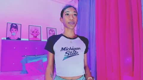 Snapshot of kimberly_thompsom chatting on 01-20-25, 05:26 Your Queen KIM online show from 01-20-25, 05:26