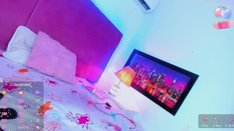 Snapshot of kimberly_thompsom chatting on 11-06-25, 07:26 Your Queen KIM online show from 11-06-25, 07:26