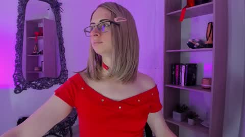 Snapshot of kimberly_thonson chatting on 11-27-25, 04:42 kimberly_thonson online show from 11-27-25, 04:42