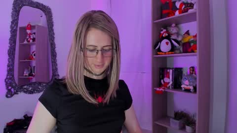 Snapshot of kimberly_thonson chatting on 12-01-25, 04:12 kimberly_thonson online show from 12-01-25, 04:12