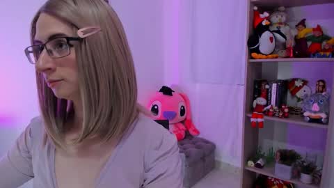 Snapshot of kimberly_thonson chatting on 12-18-25, 03:18 kimberly_thonson online show from 12-18-25, 03:18