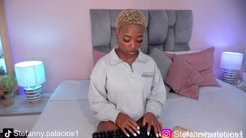 Snapshot of kimberlylenox chatting on 12-02-24, 10:23 Queen Kim online show from 12-02-24, 10:23