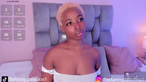 Snapshot of kimberlylenox chatting on 01-23-25, 09:39 Queen Kim online show from 01-23-25, 09:39