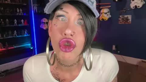 Snapshot of kimberlynnhaven chatting on 09-13-25, 07:52 Kimber Haven online show from 09-13-25, 07:52