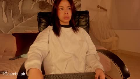 Snapshot of kimblair_ chatting on 02-02-25, 12:35 Kim online show from 02-02-25, 12:35