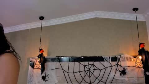 Kim cossey online show from 10-13-25, 02:55