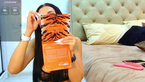 KIm online show from 04-12-26, 09:36