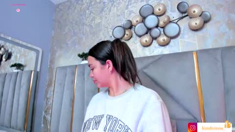  KIM  online show from 10-04-25, 03:26