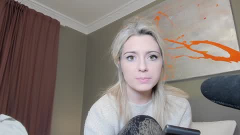 Wolfs Girl online show from 12-29-24, 08:58