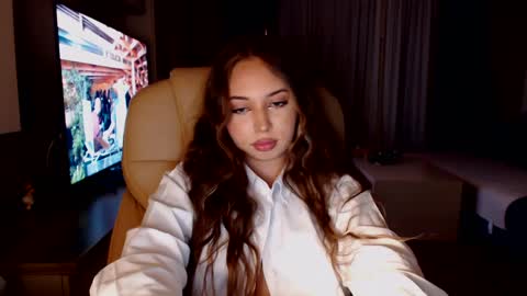 Kim Lee  online show from 01-10-25, 05:13