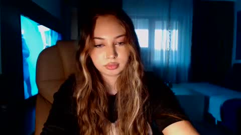 Kim Lee  online show from 01-12-25, 02:41