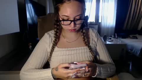 Kim Lee  online show from 12-04-25, 09:07