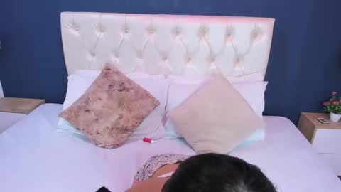 kimluna1 online show from 12-02-25, 12:38