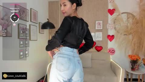 Kim  online show from 02-17-25, 08:36