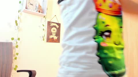 Kimm online show from 12-18-24, 03:58