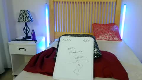 Snapshot of kimmitay chatting on 10-22-25, 07:35 Kimmi Taylor online show from 10-22-25, 07:35