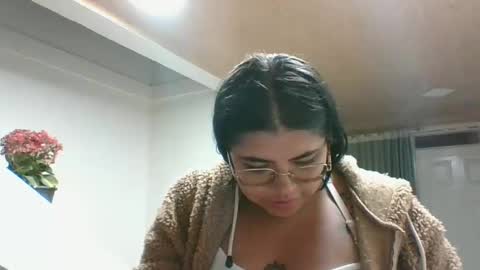 Snapshot of kimmy_kimmy_ chatting on 12-04-24, 11:24 Kimmy online show from 12-04-24, 11:24