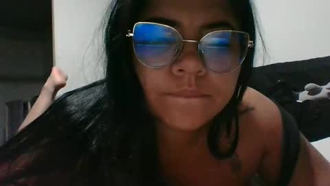 Snapshot of kimmy_kimmy_ chatting on 01-28-25, 01:39 Kimmy online show from 01-28-25, 01:39