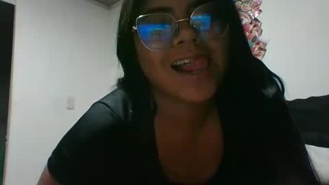 Snapshot of kimmy_kimmy_ chatting on 02-16-25, 12:19 Kimmy online show from 02-16-25, 12:19