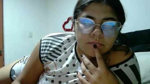 Snapshot of kimmy_kimmy_ chatting on 03-05-25, 03:08 Kimmy online show from 03-05-25, 03:08