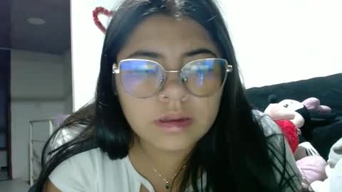 Snapshot of kimmy_kimmy_ chatting on 09-17-25, 01:29 Kimmy online show from 09-17-25, 01:29