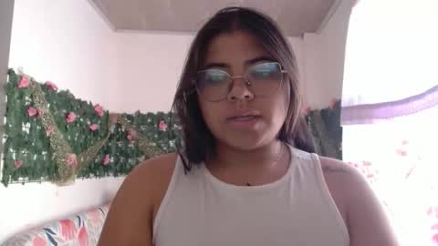 Snapshot of kimmy_kimmy_ chatting on 12-15-25, 05:28 Kimmy online show from 12-15-25, 05:28