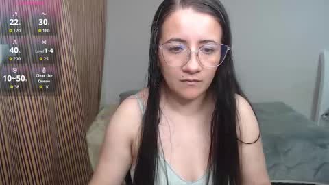 Snapshot of kimmy_naughty_ chatting on 10-01-25, 01:44 DAYANA online show from 10-01-25, 01:44