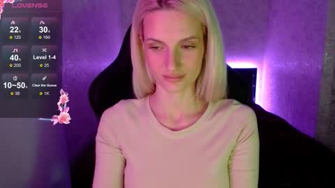 KimmySnow online show from 10-17-25, 04:15