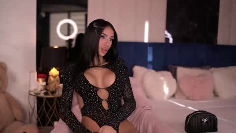 Kim online show from 10-25-25, 02:13