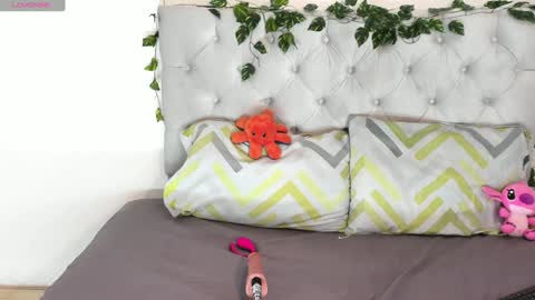 Snapshot of kimreyes1 chatting on 12-04-24, 09:29 Kim  online show from 12-04-24, 09:29