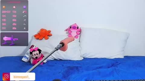 Snapshot of kimreyes1 chatting on 09-30-25, 01:54 Kim  online show from 09-30-25, 01:54