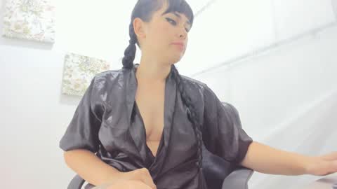 Snapshot of kimthompsonn chatting on 01-25-25, 03:52 Kim Thompson online show from 01-25-25, 03:52