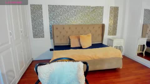 Kim online show from 12-22-24, 09:42