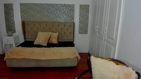 Kim online show from 09-08-25, 07:46