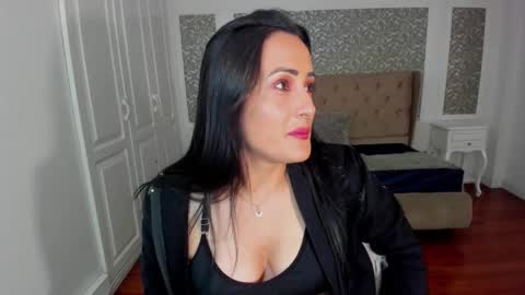 Kim online show from 09-27-25, 08:14