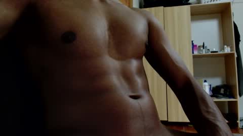 Isaac online show from 10-05-25, 01:31