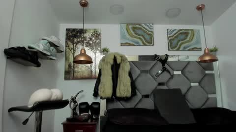 HOT MEN BLACK online show from 12-31-24, 01:19