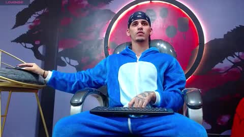 Snapshot of king_voy chatting on 11-02-25, 08:11 king voy online show from 11-02-25, 08:11