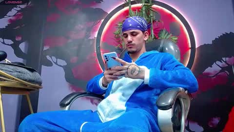 Snapshot of king_voy chatting on 11-11-25, 05:07 king voy online show from 11-11-25, 05:07