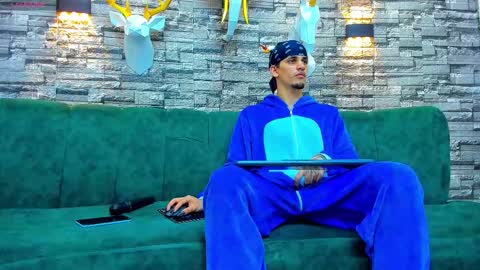 Snapshot of king_voy chatting on 11-15-25, 09:32 king voy online show from 11-15-25, 09:32