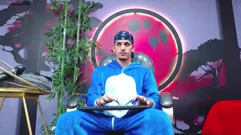 Snapshot of king_voy chatting on 11-18-25, 07:18 king voy online show from 11-18-25, 07:18